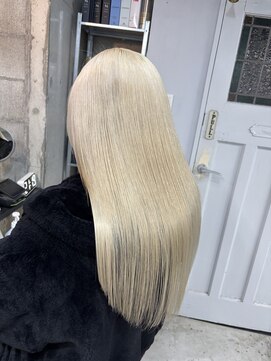 ラフィット 香椎(lafit) ケアブリーチ顔周りレイヤー抜きっぱなしハッシュカット