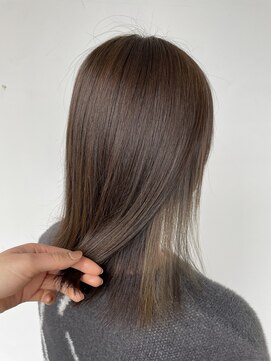 カロンヘア(Kalon hair) アッシュ系のイヤリングカラー