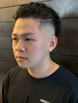 ディスイズバーバーセカンド(THIS IS BARBER 2nd)&nbsp;スキンフェード オールバック ツーブロック 黒髪 バーバー