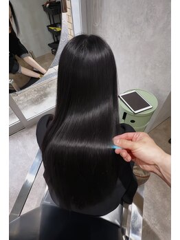 クプラ(Qpula)の写真/憧れのサラ艶髪へ♪施術後のケアも万全◎qpulaで叶える、エイジング毛も柔らかく仕上がる美髪ストレート♪