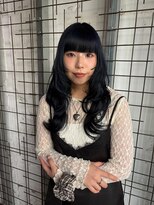 ウム(UMM)&nbsp;ロングウルフ / ハッシュカット / ネイビーカラー