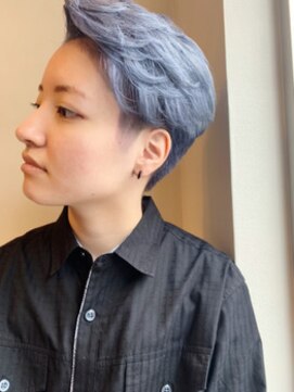 ヘアーアンドメイクアップ ケー インターナショナル 神楽坂(Ke' International) メンズライクハイトーンカラーの寒色系カラーブルーシルバー