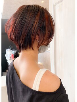 キャアリー(Caary) 福山市 人気ショートヘア、ショートボブ ハイライト【Caary】