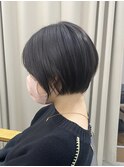 【コンパクトにまとまるショートボブ】