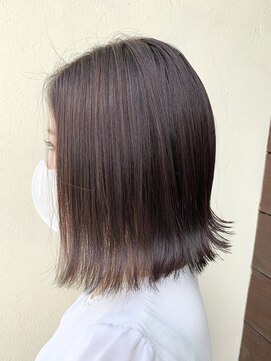 ジーニー(Genie) ミディアムボブ