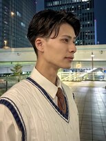 ガーデンヨコハマエスト(GARDEN YOKOHAMA est)&nbsp;前下がり　センターパート　パーマ