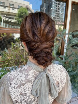 マルカ(MARUCA) 結婚式/お呼ばれに上品編み込みシニヨン