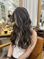 小顔 ネビージュ　グレージュハイライトカラー◎