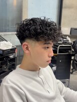 イーラ(era) スペインカール 刈り上げ眉カットツイストスパイラルパーマ