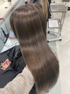 リリー(Lilley) くすみベージュ×姫カットレイヤー×韓国風巻き【ayana】