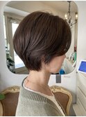 艶髪ブラウンカラー襟足すっきり絶壁解消大人ショートアラフィフ