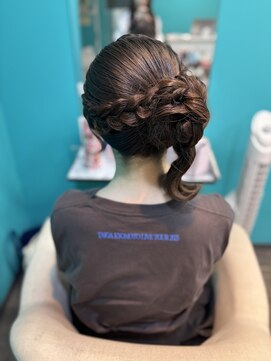 リエラ 新宿(RIERA) 片クラゲヘア