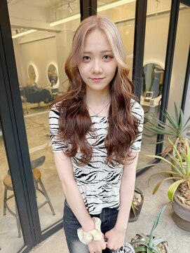 フラム 渋谷(flamme) ブロンドベージュ×ブラウンのルーツカラー