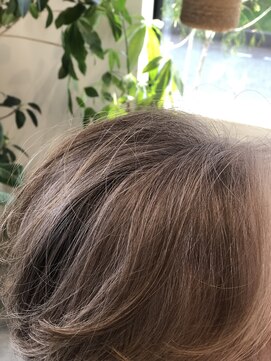 ウトカ(utoca) 白髪ぼかしカラー