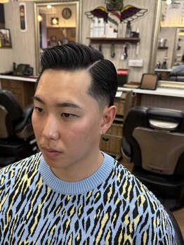 シックスバーバーショップ(SIX BARBER SHOP)の写真/ネオクラシックなバーバー ・ハンサムメンズカット・フェード/シェービング。ストーリーフェード! 
