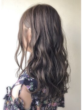 エル セルカ 高田馬場(el CERCA) 外国人風ハイライトブリーチ+ナチュラルグレージュ【高田馬場】