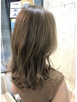 ペネロープ(Penelope)&nbsp;クリアベージュ/ハイライト　担当　夕島