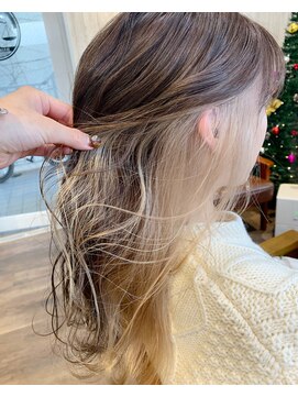 アクトゥス(AEQUITAS) インナーカラー×ホワイトベージュ