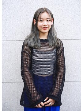 シーン(hair design SCENE) ＜谷添担当＞ハイブリーチ×グレー☆波巻き