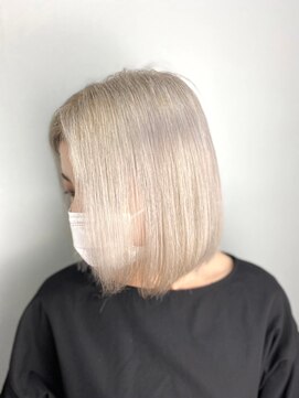 カリーナ(CARINA) ホワイトカラー／ホワイトシルバー