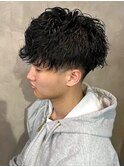 波巻きパーマ　ツーブロックマッシュ　刈り上げ　束感仕上げ