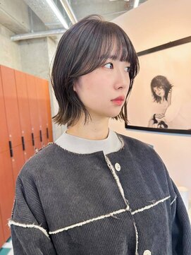 ノエ(noe) 顔まわりレイヤーボブa-24/切りっぱなしボブ/グレージュ/20代30