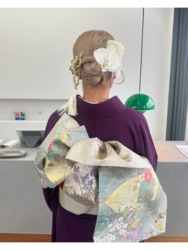 アム(am) 成人式ヘアセット/タイトアレンジ