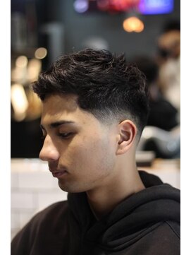 キングスマントーキョー 立川店(KINGSMAN TOKYO) フェザーアップ