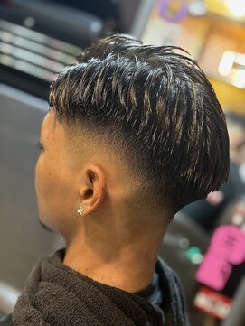 パーラーフリークス(PARLOR FREAKS) Mid drop fade