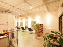 ラノヘアー(Lano hair)の雰囲気（店内に入った時左側に受付あります）