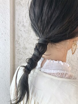 リント(lint) タイトポニーアレンジ