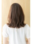斜めバングカーキベージュ小顔鎖骨ミディアムZ川口10代20代30代