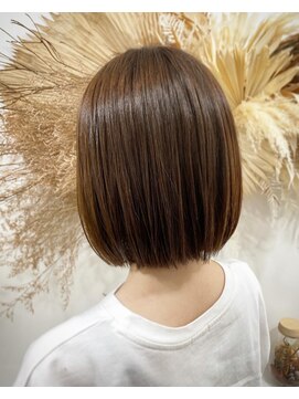 インフィニート(infinito) 切りっぱなしボブ