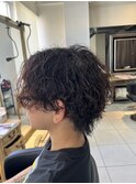 波巻きツイストスパイラルパーマ　センターパート　ウルフパーマ