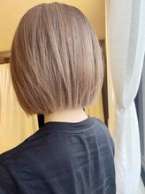 ナトゥーラ 八事店(Natura) ベージュ系カラーミディアムボブぷつんとカットストレート