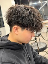 エルマーク 梅田(L-MARK)&nbsp;スペインカールスパイラルパーマツイストパーマフェード短髪