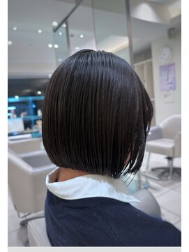 モードケイズエミュー(MODE K's eau) 切りっぱなしボブ/まとまるボブ