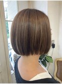 細めハイライトあごラインボブミニボブ艶髪ライトベージュ