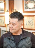 爽やかメンズショートオールバックスキンフェード