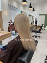 アース 若葉台店(EARTH)&nbsp;若葉台で人気のミルクティーブロンド｜透明感とやわらかさを両立