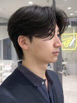 ノラキチジョウジ(NORA KICHIJOJI)&nbsp;毛流れセンターパートカルマパーマビジネスアップバングショート