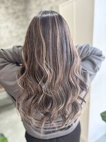 ウェリラバイハク(WeLila by haku) ハイライト×レイヤーカット