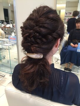 モードケイズエミュー(MODE K's eau) 【MODE Ks eau】ワイドバング×ヘアアレンジ