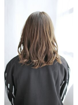 トレス プラス エヌ(TRESS+n) 20代30代40代　甘さを中和・大人ウルフ【堅田】