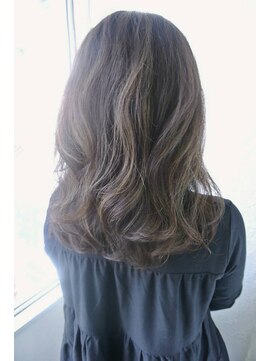 ムーンジェジェ(moon jeje) くせを生かした、大人女性のエアータッチハイライト★藤原