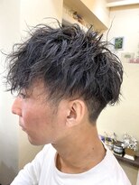フェアスティックリヒト(VERSTECK Licht) フェードカット×ツイストパーマ