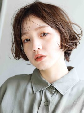 スクエアウーノ 博多(SQUARE*UNO HAKATA) ウェーブヘア 顔周りレイヤー ミルクティーベージュ