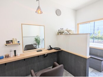 エイル(aile)の写真/【カット専門店】当日予約可/朝9時～20時半まで受付！仕事帰りにも通いやすい好立地サロン◎
