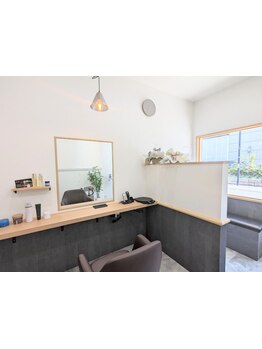 【カット専門店】当日予約可/朝9時～20時半まで受付！仕事帰りにも通いやすい好立地サロン◎