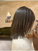 オリーブグレージュ ストレートロブ 切りっぱなしミディアムロブ